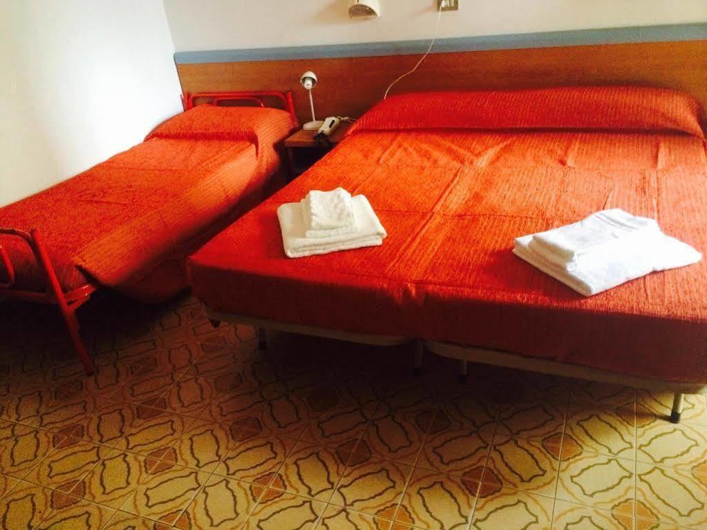 Hotel California Μπελάρια-Ιτζέα Μαρίνα Εξωτερικό φωτογραφία