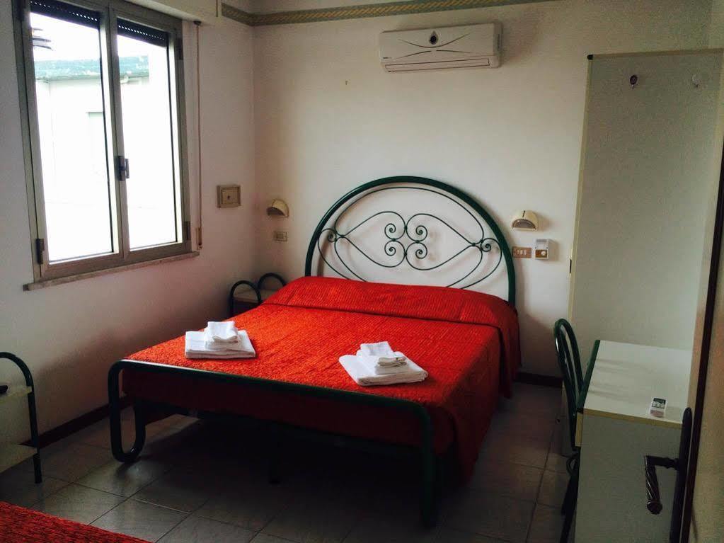 Hotel California Μπελάρια-Ιτζέα Μαρίνα Εξωτερικό φωτογραφία