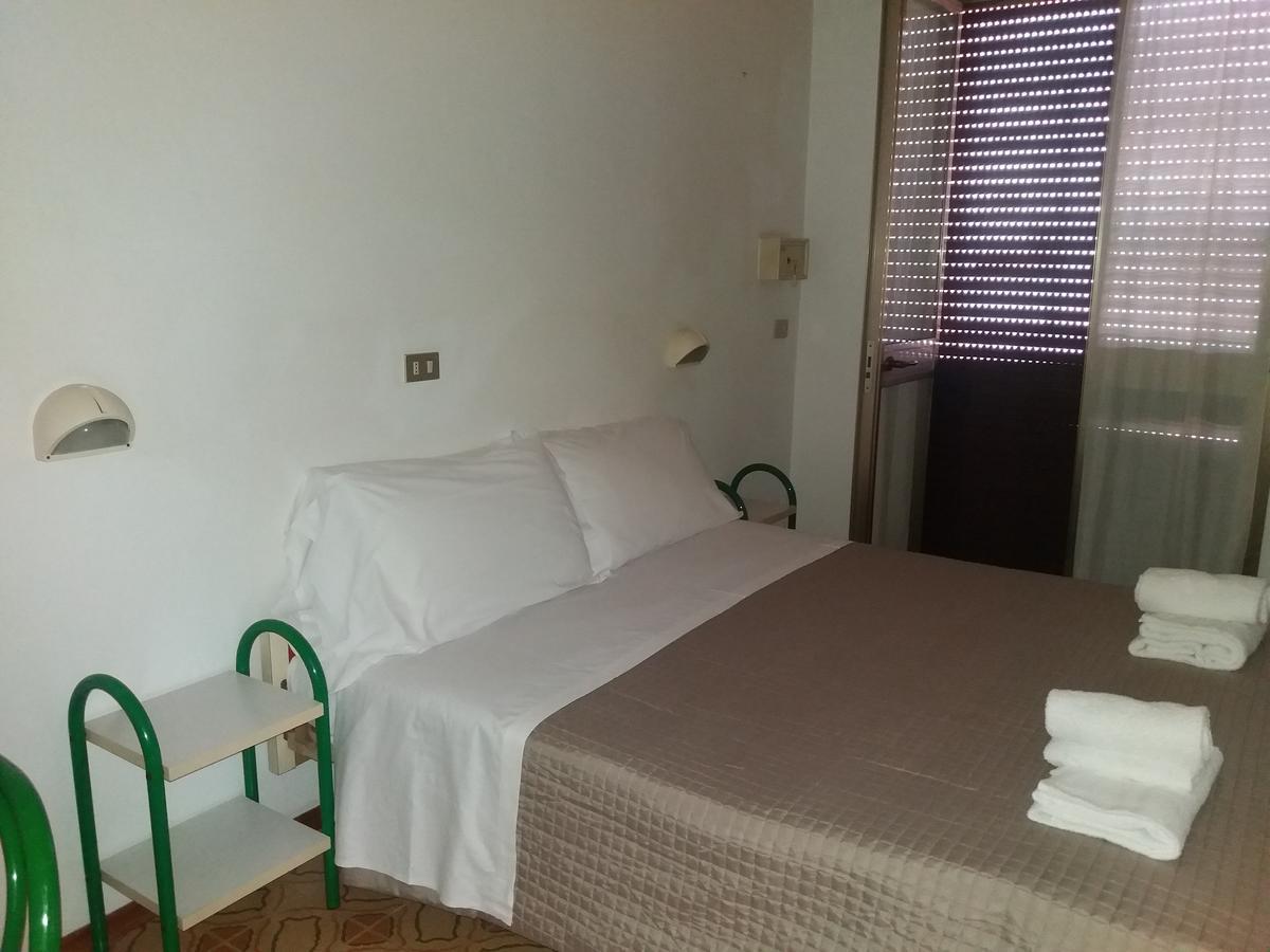 Hotel California Μπελάρια-Ιτζέα Μαρίνα Εξωτερικό φωτογραφία