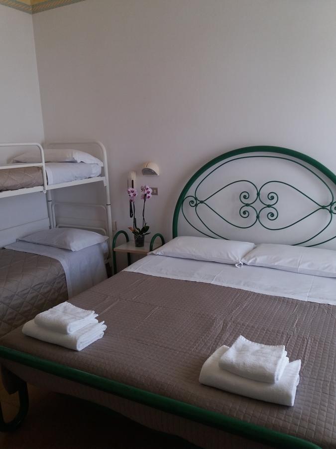 Hotel California Μπελάρια-Ιτζέα Μαρίνα Εξωτερικό φωτογραφία