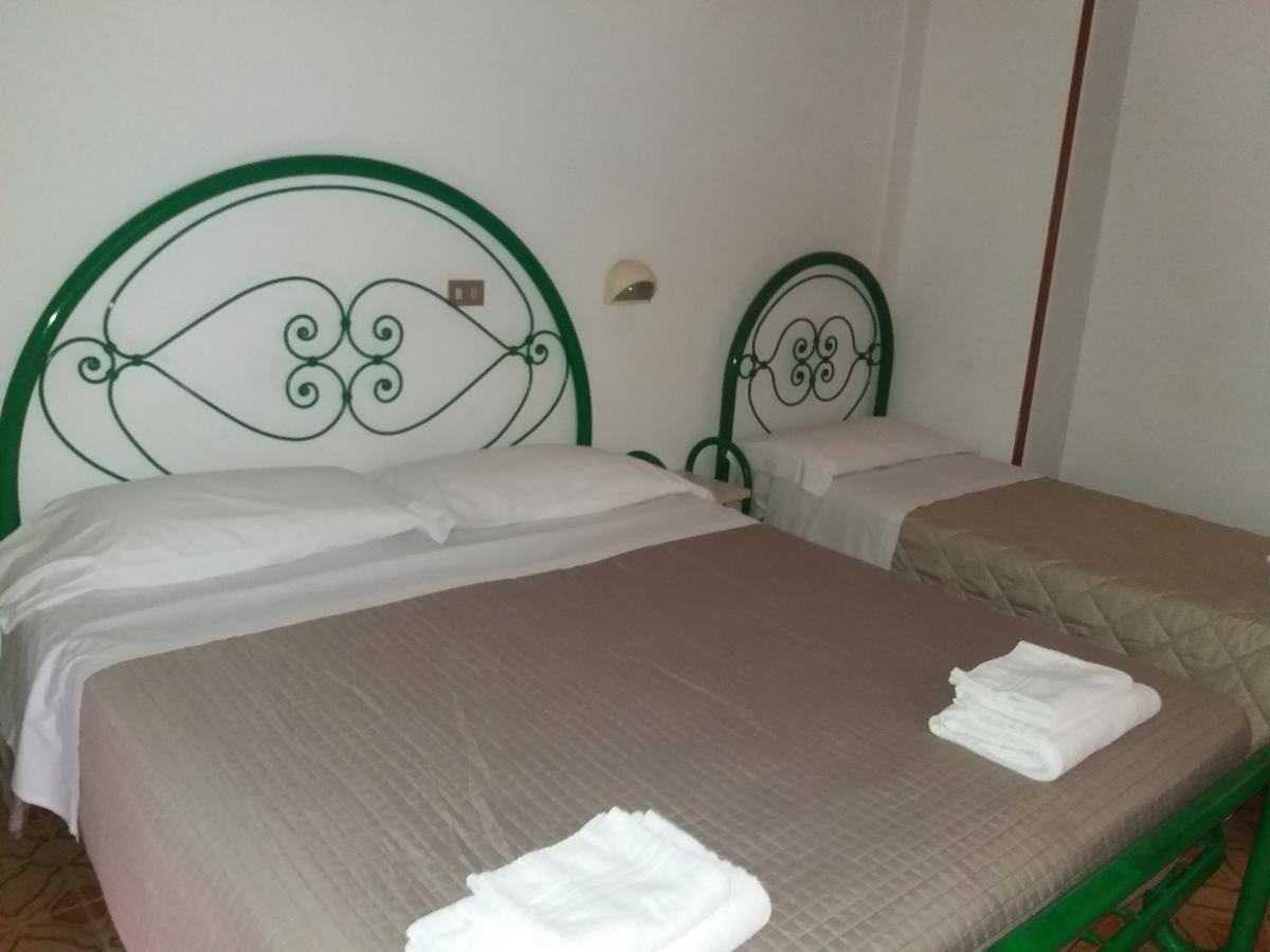 Hotel California Μπελάρια-Ιτζέα Μαρίνα Εξωτερικό φωτογραφία