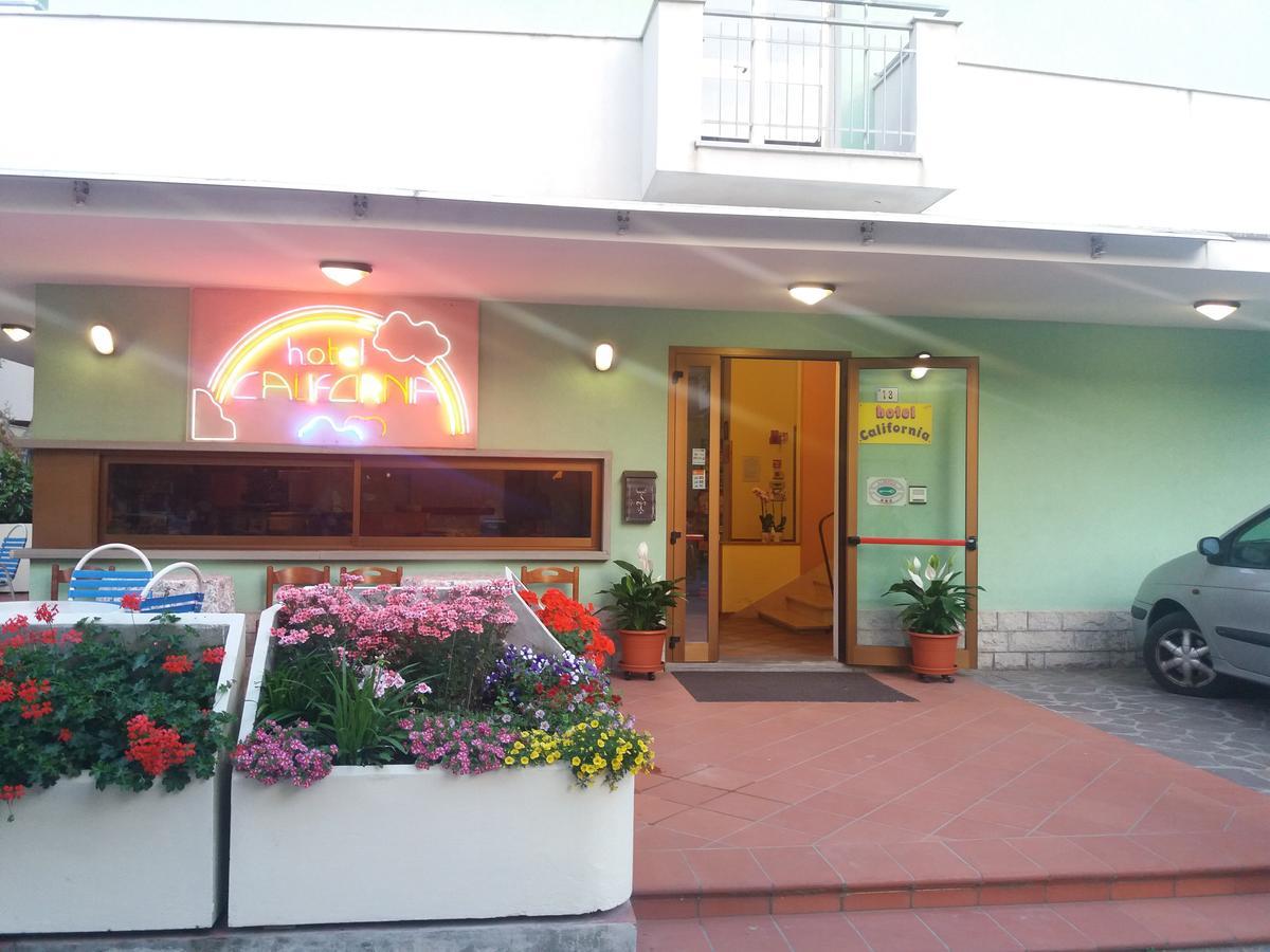 Hotel California Μπελάρια-Ιτζέα Μαρίνα Εξωτερικό φωτογραφία